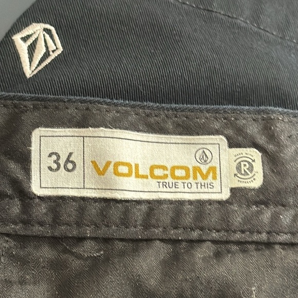 Volcom Men's 36 True To This Twill Shorts Black EUC Flat Front Inseam 9.75" - Picture 9 of 13